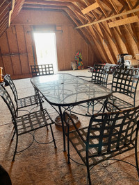 Price Reduction - Designer cast aluminum patio table & chairs