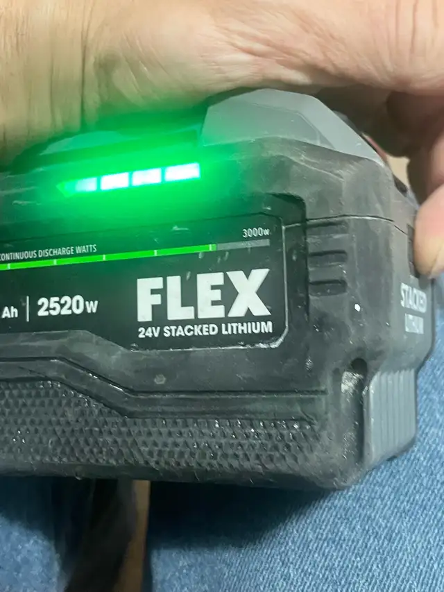 FLEX 24V Brushless FX3181A Grinder & 10Ah FLEX FX0341 battery in Power Tools in Calgary - Image 3