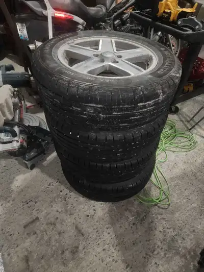 215/65/R17 Motor Master Hydra Edge Tires. All season tires, like new. Comes on stock Jeep rims. Came...