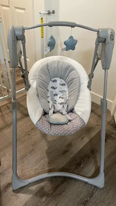 Graco Slim Spaces compact baby swing, View more