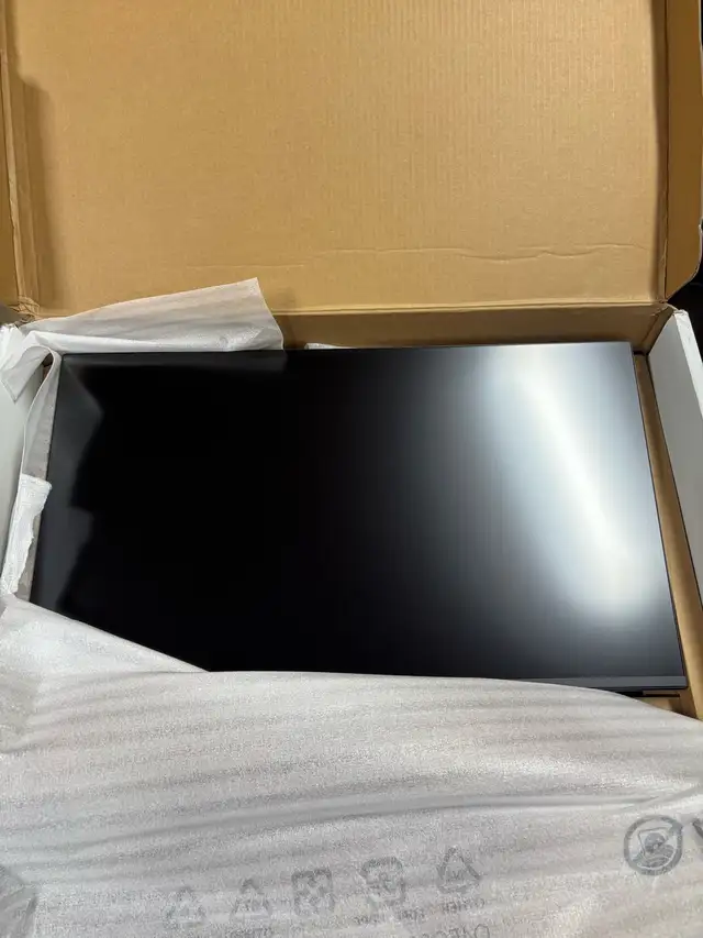 Dell 27" WQHD 100Hz 4ms IPS LED Monitor (S2725DS) - Silver in Monitors in Cambridge - Image 4