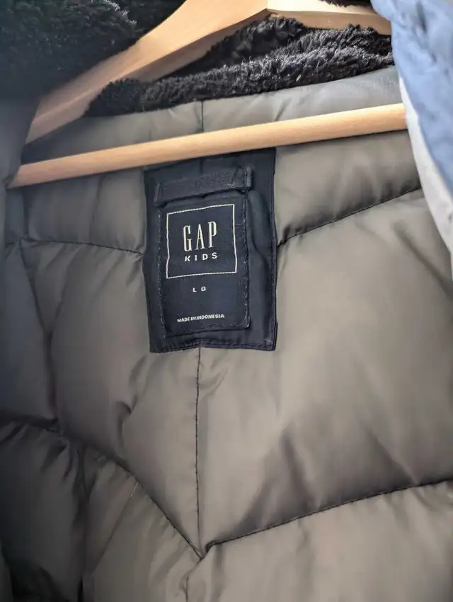 Gap down winter jacket for kids unisex size Large in Kids & Youth in City of Toronto - Image 6