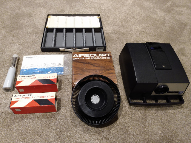 - AIREQUIPT SRC AUTOMATIC 2X2 SLIDE PROJECTOR in Cameras & Camcorders in Winnipeg - Image 4