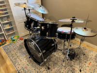 CB 9 piece drum kit