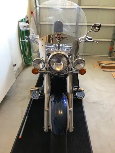 06 Kawasaki Vulcan 900 classic Has 50,000km, new rear breaks, stater, battery. Runs as it should no...