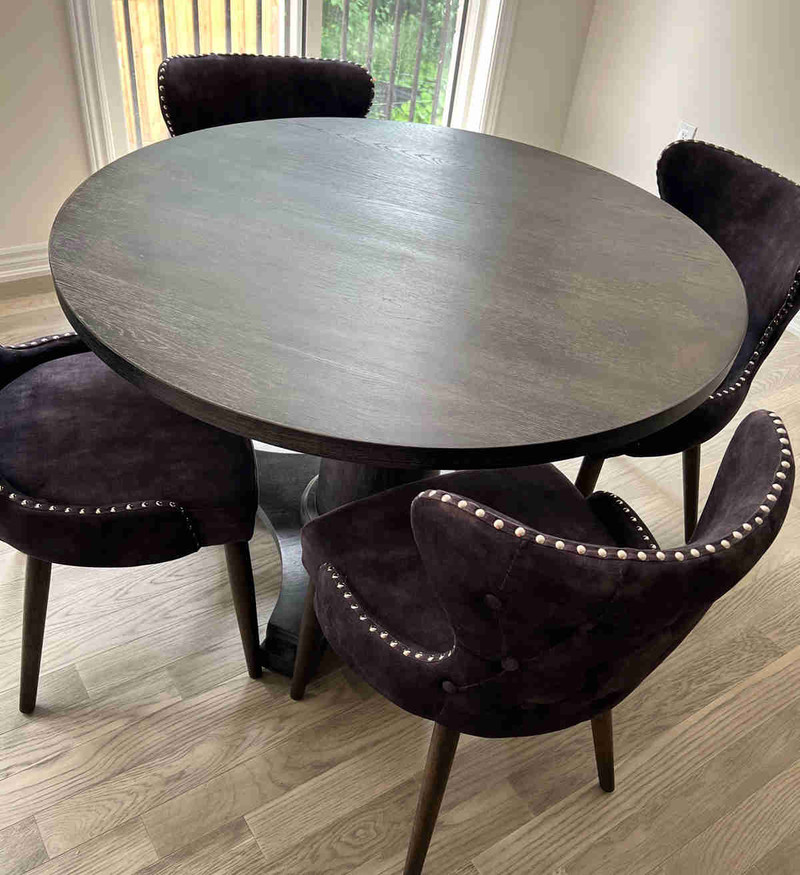 Table plus 4 chairs Dining Tables & Sets Peterborough Kijiji