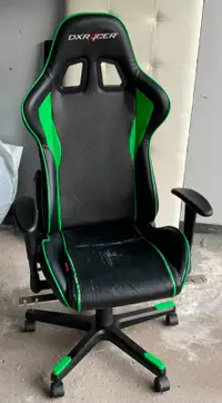 DXRACER GAMING CHAIR - GOOD Condition