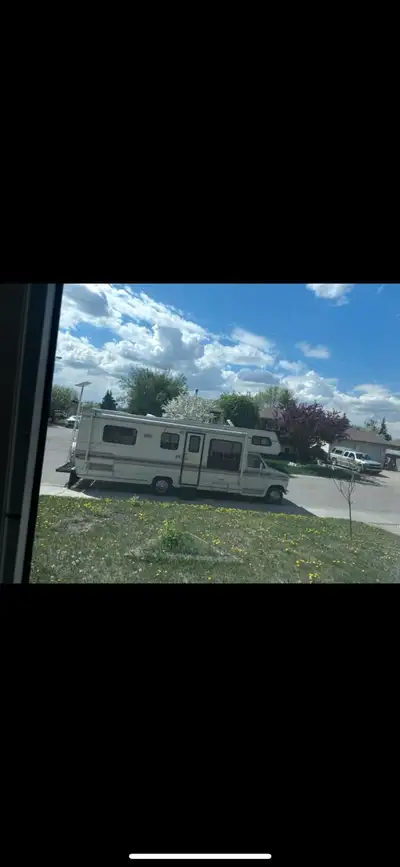I am selling my 1991 Ford Cutaway motorhome, a classic ready for new adventures. The interior has be...
