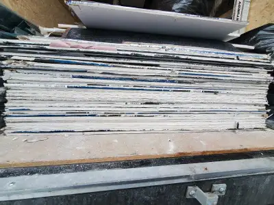 35 Sheets Availble Drywall in good condition. Suitable for finishing basements, garages, home renova...