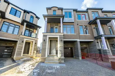 PineValley/Major Mac, Brand-New, END UNIT, 2172 sqf Luxury Townhome in Prime Woodbridge Location Nes...