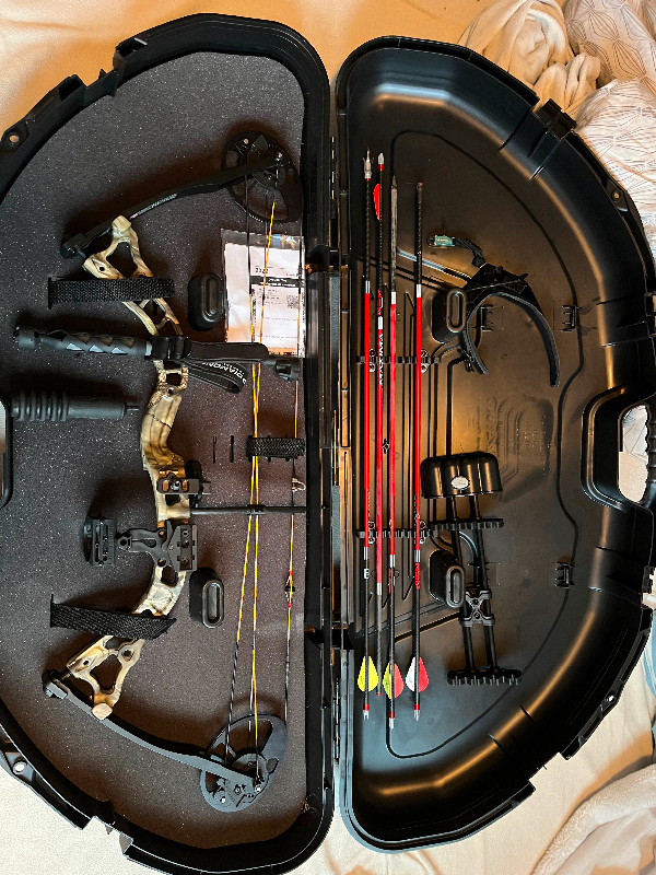 Compound Bow in Fishing, Camping & Outdoors in Kingston