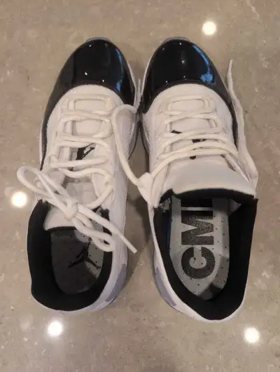 Jordan Size 8 Low Cut Barely Worn, View more
