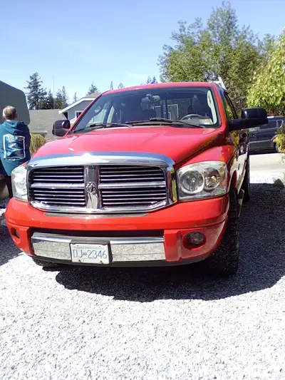 All Options including Vertical Ladder Rack behind cab and back Tool Chest and Bicycle Tailgate Pad C...