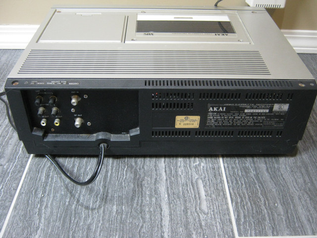 Vintage 1981 Akai Video Cassette Recorder in Video & TV Accessories in Delta/Surrey/Langley - Image 4