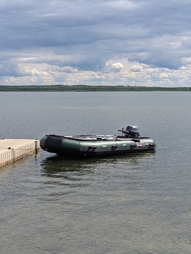Stryker Pro 420 13’7” inflatable boat with Stryker shield in Powerboats & Motorboats in Whitehorse