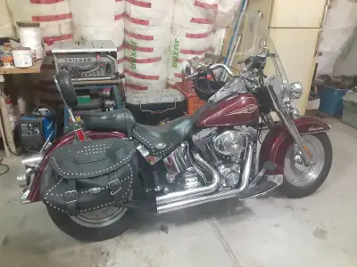 Beautifully kept, 2005 HD Heritage Softtail Classic (FLSTCFI) 1450cc, 5std, only 23k, Fat Bob Rims &...