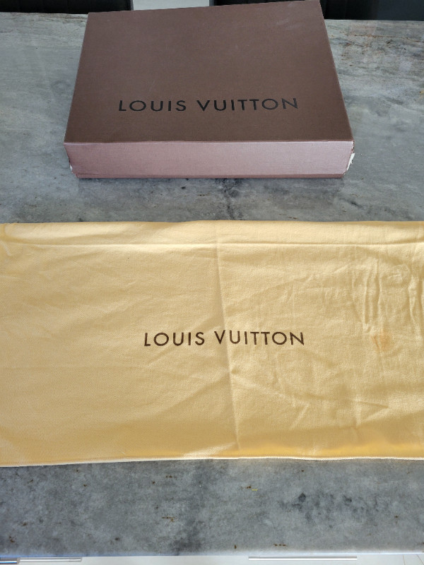 Louis Vuitton MM Monogram Bag dans Femmes - Sacs et portefeuilles  à Laval/Rive Nord - Image 3