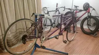 All bearings and derailer freshly overhauled. Cabling (included) requires minor reassembly.