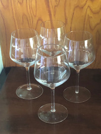 4 quality wine glasses 
