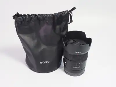 For sale is an excellent condition Sony wide angle prime lens. Sony E 15-mm F1.4 G (SEL15F14G) For A...