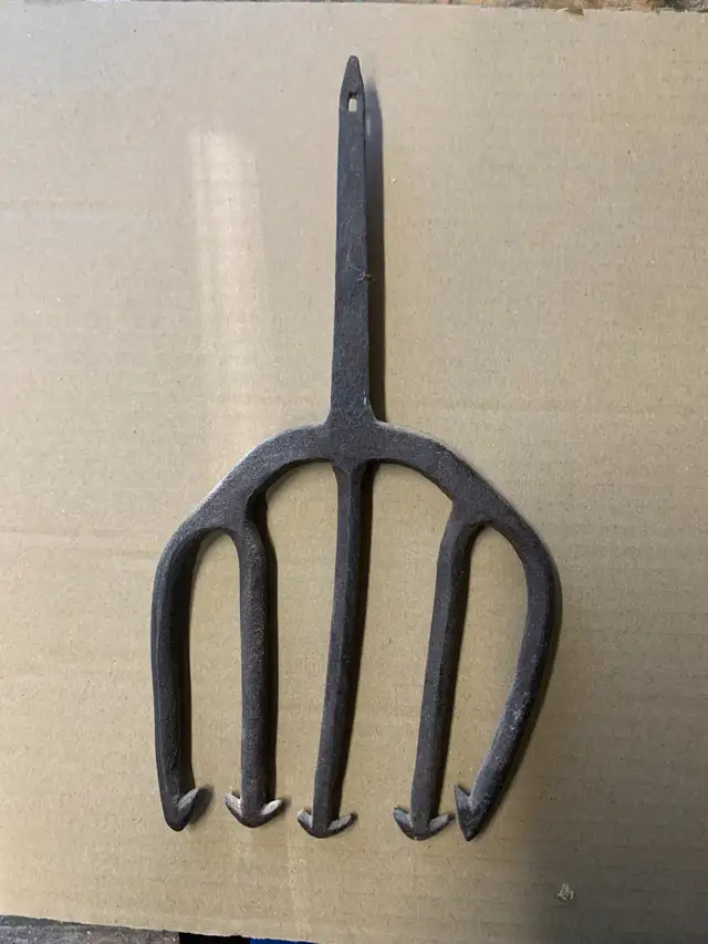 Hand Gorged Prince Edward County Iron Fish Spears in Arts & Collectibles in Belleville - Image 3