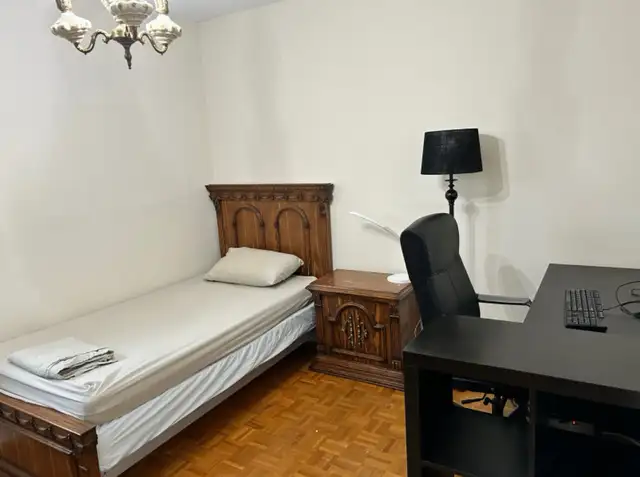 top floor room for rent