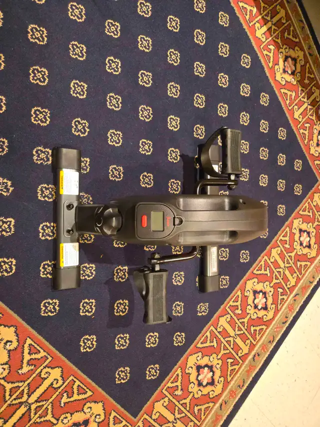Compact Full Motion Rowing Machine & Mini Exercise Bike in Exercise Equipment in Winnipeg - Image 6