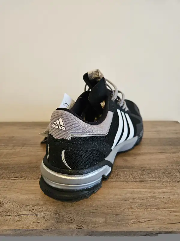 Adidas Marathon 10 Black and grey BNWT Men's Sz. 8.5 in Men's Shoes in Kitchener / Waterloo - Image 9