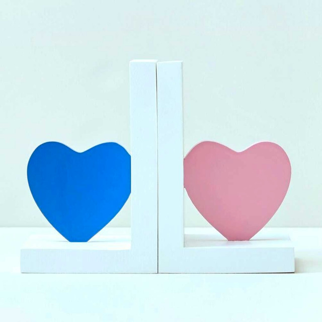 Kids room decor - blue and pink hearts bookends - NEW / NIB in Home Décor & Accents in Barrie - Image 3