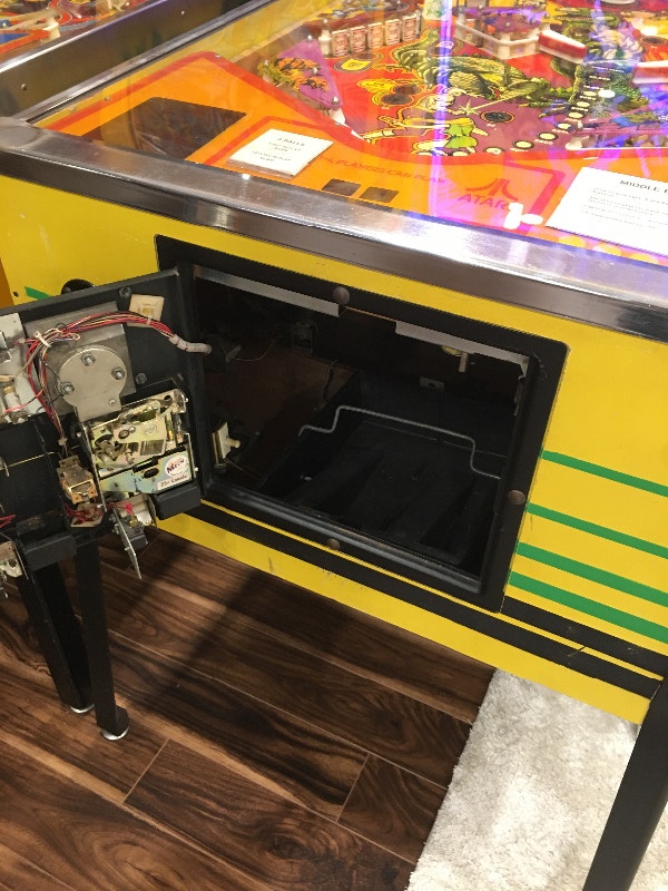 Pinball machine Toys & Games Hamilton Kijiji