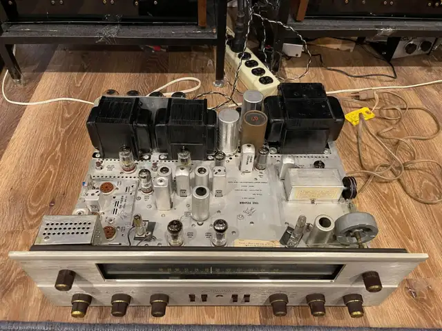 Fisher 500C tube stereo amplifier in Stereo Systems & Home Theatre in Kingston - Image 3