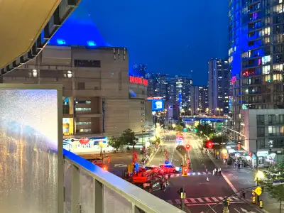Furnished Room for Rent in Modern 3-BR  Condo Downtown Toronto