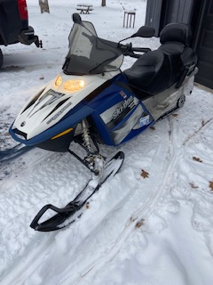 2007 Skidoo Grand Touring 600 -Great family sled/ice fishing sled - Grand Touring 600 Liquid cooled...