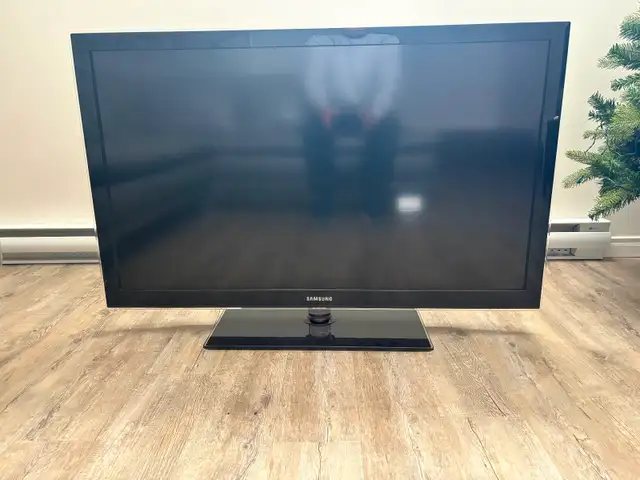 Samsung LCD Television 46417316247112919041
