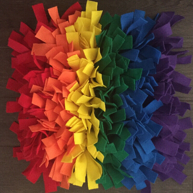 New Large Snuffle Mat - Fun / Funky Colours - large 15" x 15" in Accessories in Oakville / Halton Region - Image 3