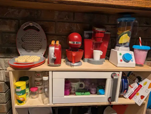 Ikea kitchen in perfect condition, with TONS of accessories 63804731865859121