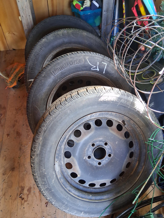 Used Winter Tires 215/60R16/95T in Tires & Rims in Owen Sound