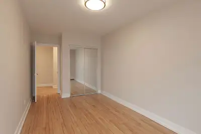 Charming 4,5 in a Classic 1929 Building in NDG. This beautiful 2-bedroom apartment, located in a wel...