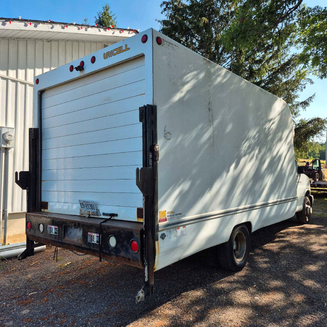 2004 cube truck in Cars & Trucks in Peterborough - Image 3