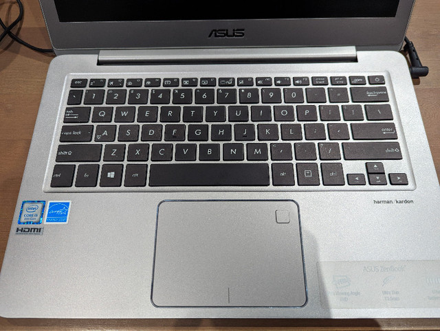ASUS Zenbook UX330UA laptop in Laptops in City of Toronto - Image 4