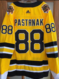 David Pastrnak Boston Bruins jersey Yellow (Brand New) XL