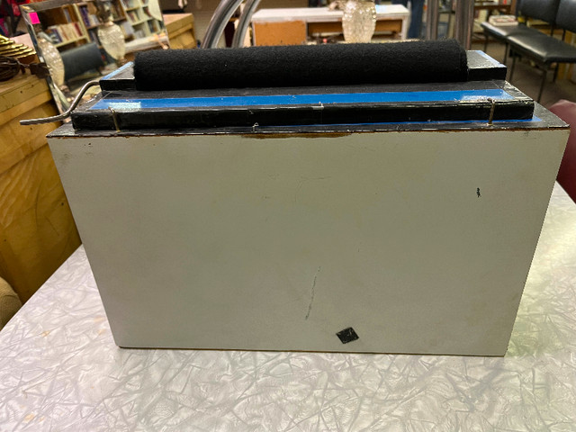 Magician Illusion Box "Rabbit Wringer" in Hobbies & Crafts in Calgary - Image 3