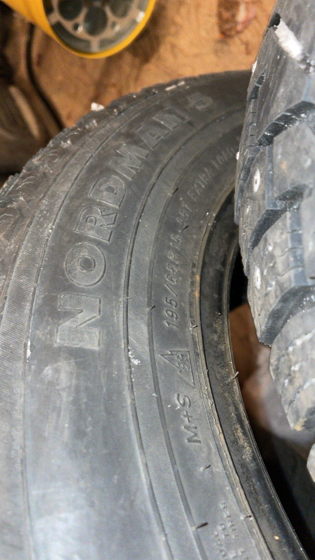 4 pneus d’hiver cloutés Nokian Nordman 5. 125$ dans Pneus et jantes  à Ville de Québec - Image 3