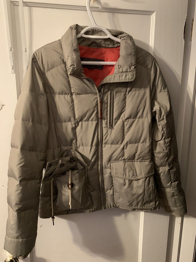 Eddie Bauer Winter jacket  in Women's - Tops & Outerwear in Mississauga / Peel Region - Image 2