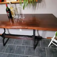 Stunning side bar table 