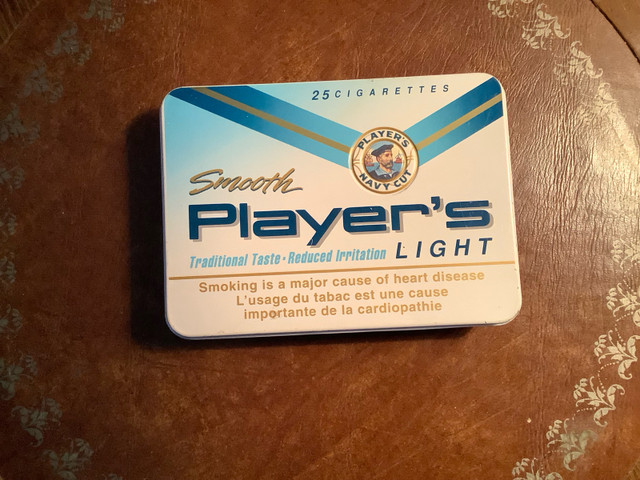 Vintage “Smooth Player’s Light” Tin in Arts & Collectibles in Belleville