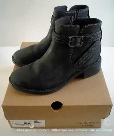 PAIRE DE BOTTES CLARKS, GRANDEUR 7 ET DEMI, 418-730-6637, View more