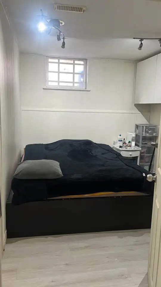 1 private room avlbl in a walkout basement (markham ellesmere) in Long Term Rentals in City of Toronto - Image 2