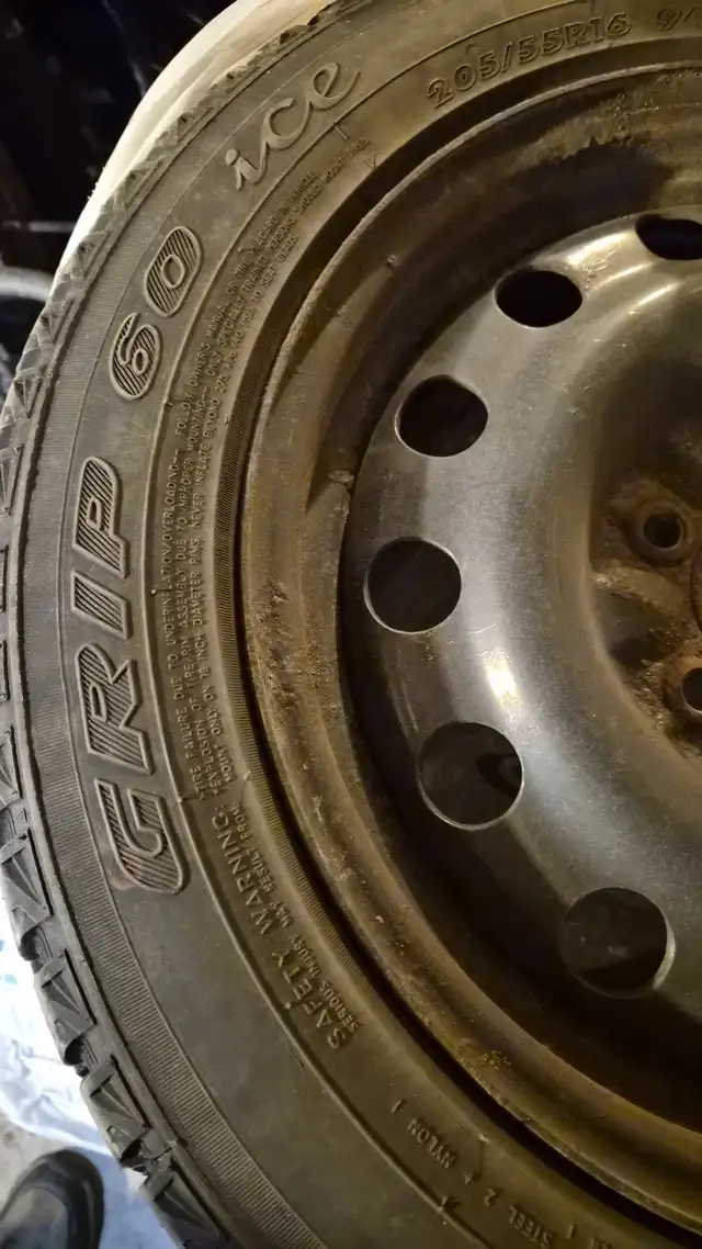 LIKE NEW 1 SZN  205/55/R16 ON RIMS in Tires & Rims in City of Halifax - Image 4