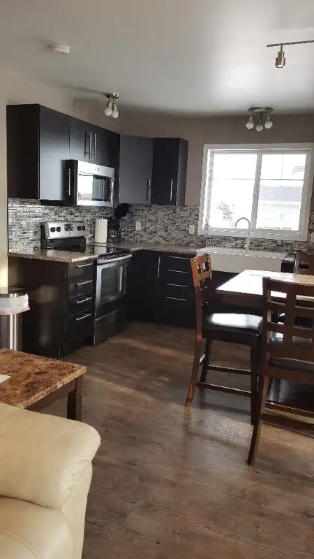 Spacious 3 bed 2 bath cabin at Chorney Beach in Saskatchewan in Canada - Image 4